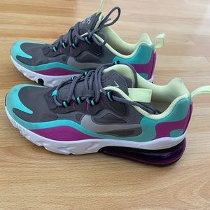 Nike Air 270 React